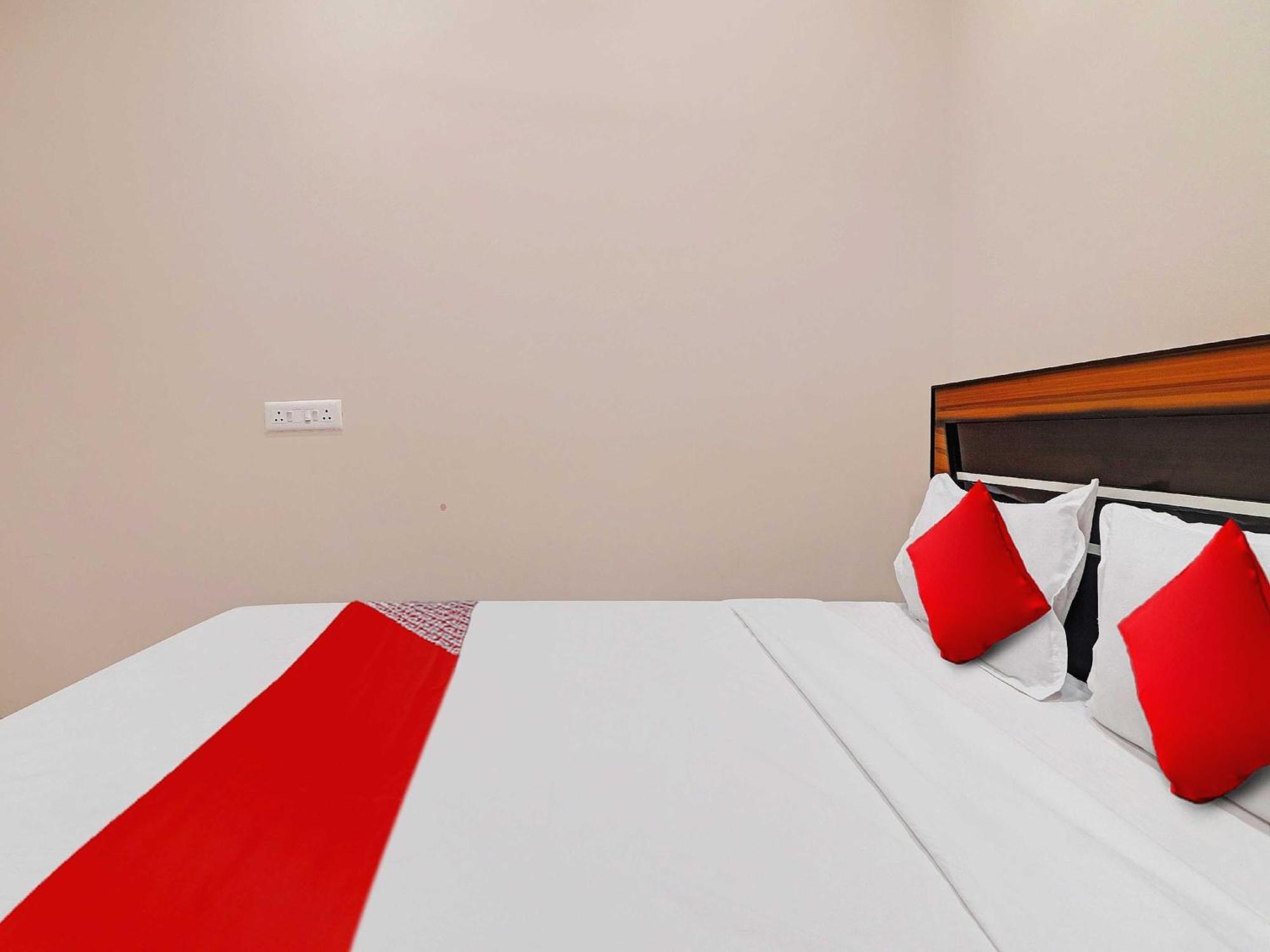 Hotel O Vasista Residency Haiderabad Buitenkant foto